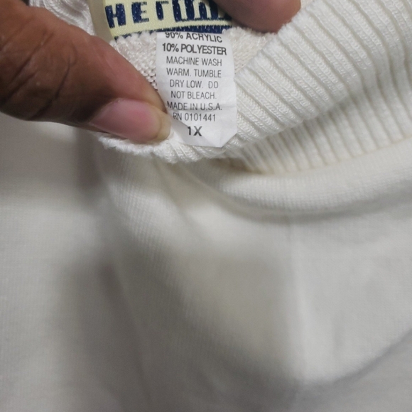 Cutout Sweater - Picture 3 of 5